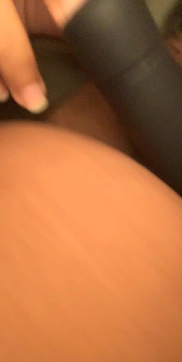Somebody said I should start strong for my first pussy post, so I hope you like a