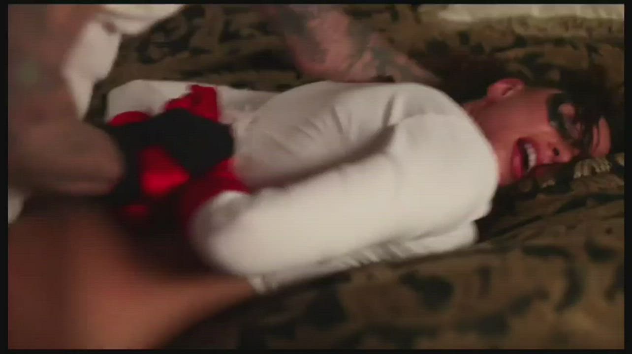 Fucking a weakened heroine (SHL - Uninvited)