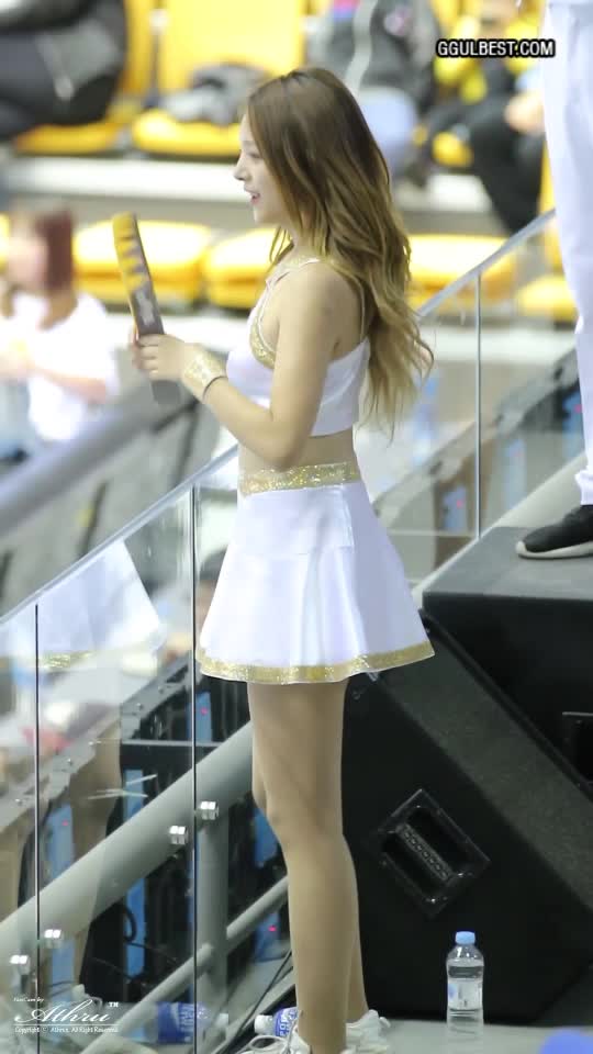 Cheerleader  Kang Yuni .gif