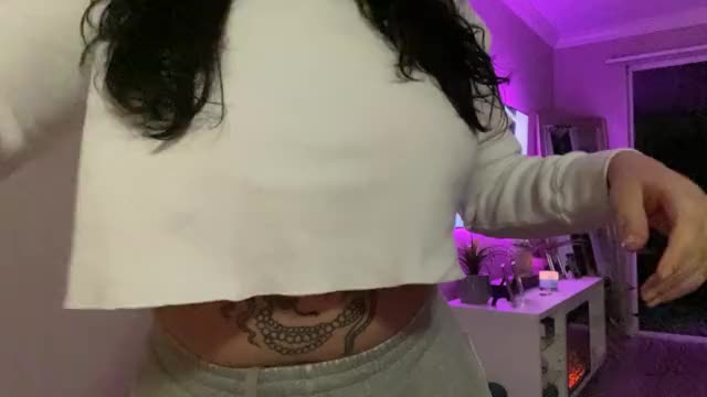 white crop top drop? (oc)