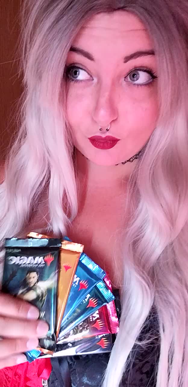 Turns out the other MTG pages on here don't appreciate the boobage and magic! I'll