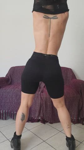 i Just love to strip 🤭🔥 what do you think ?