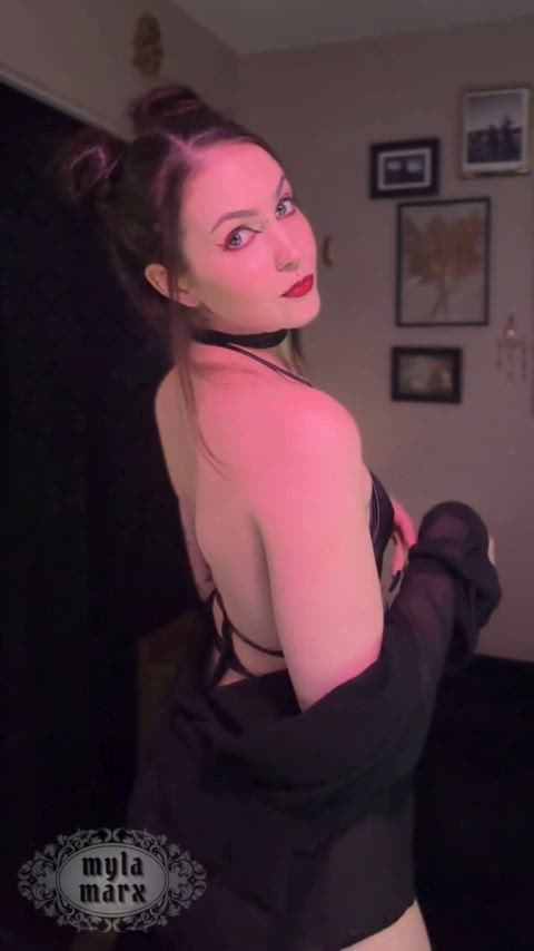 alt alternative blue eyes brunette emo goth lipstick pale pierced smile alt-girls