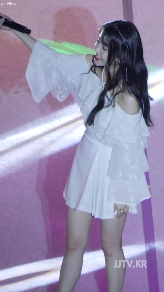 아이유(IU) 섹시한 어깨 짤티비 - JJTV.KR