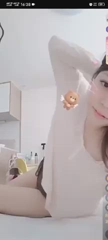 asian downblouse nipslip gif