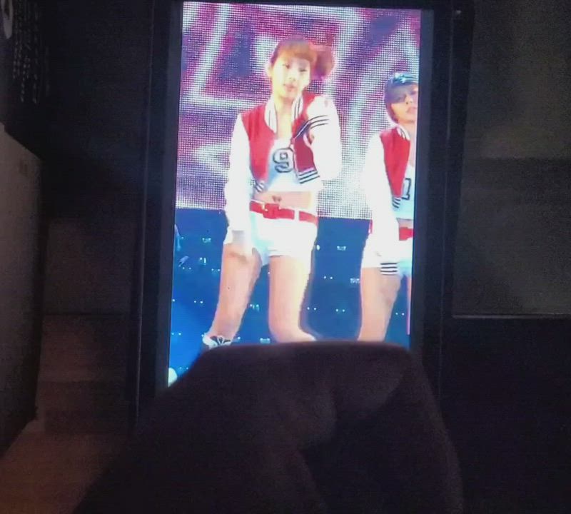 Watching Kim Taeyeon grinding her body in booty shorts makes me bust a huge load