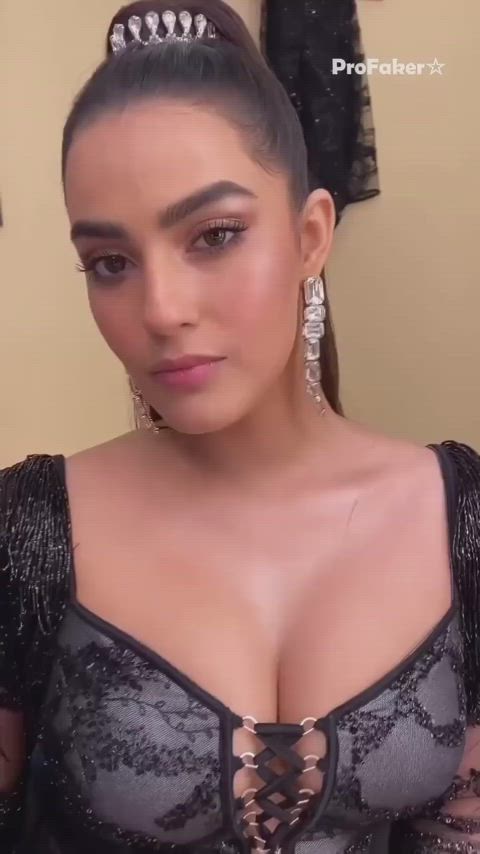  Kavya Thapar