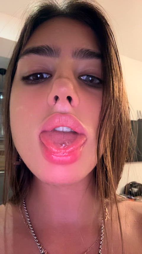 amateur boobs latina lips nsfw natural tits tease teen tiktok tits amateur-girls