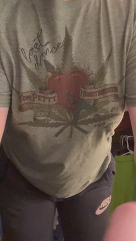 Titty[drop] Tuesday 🤨