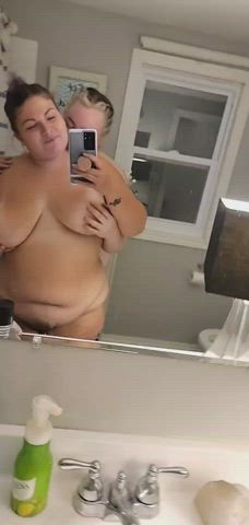 I love when mistress plays with my tits ?