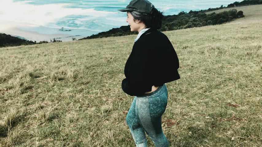 Hard not to be happy when you've got a beautiful view, am I right? 😉