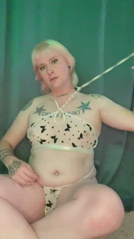 Jiggle tease