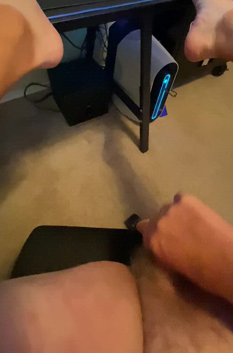 Stroking Sunday, wish I had some help!