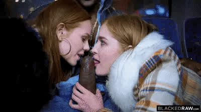 Two redheads get the time of their life 🤗