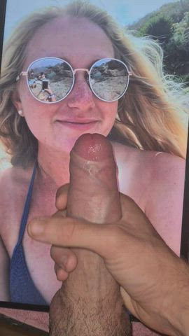 Bikini beauty taking a load