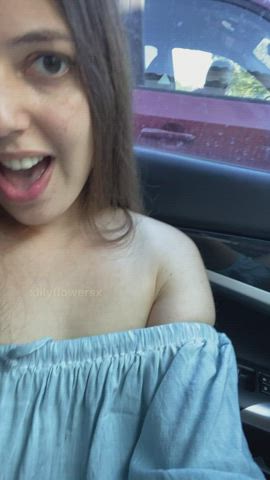 You think the lady behind me saw?