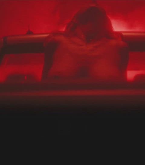 In Euphoria S2E02
