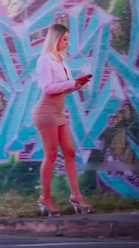 ass big ass blonde european pawg skirt snowbunnies teen white girl gif