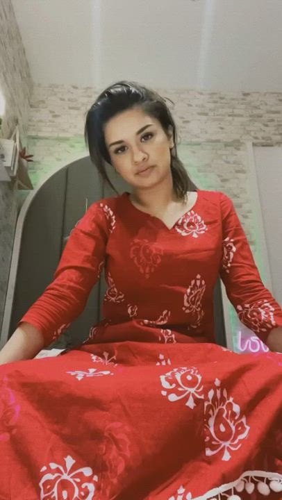 Avneet kaur sitting like a girl and cleavage bonus