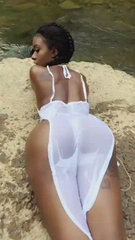 ass shaking twerking gif