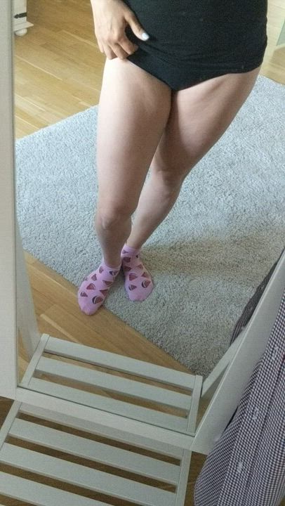 37yo, mother of two stripping down for you ?