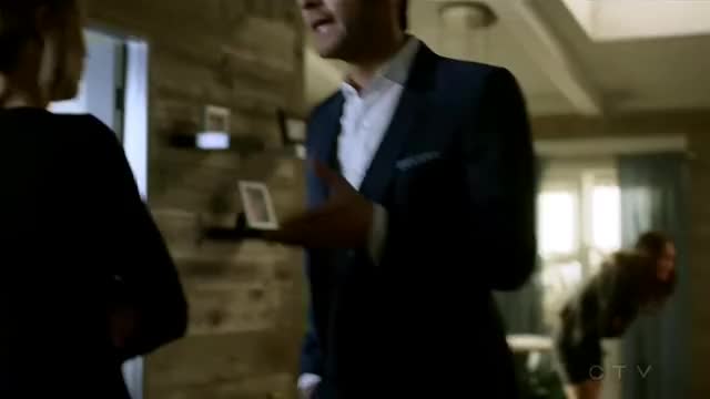 Lucifer 2x14 Maze Sniffs Candy - Lucifer & Chloe Talk Season 2 Episode 14