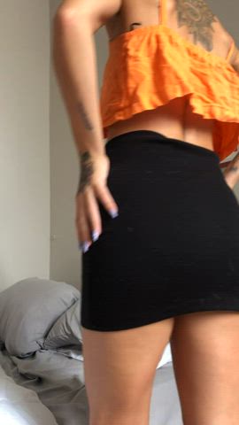 Rate my strip tease 😝🙈