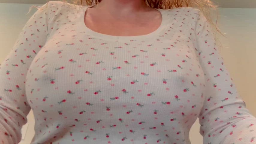 Little bit of a tease, then a big titty drop (oc)