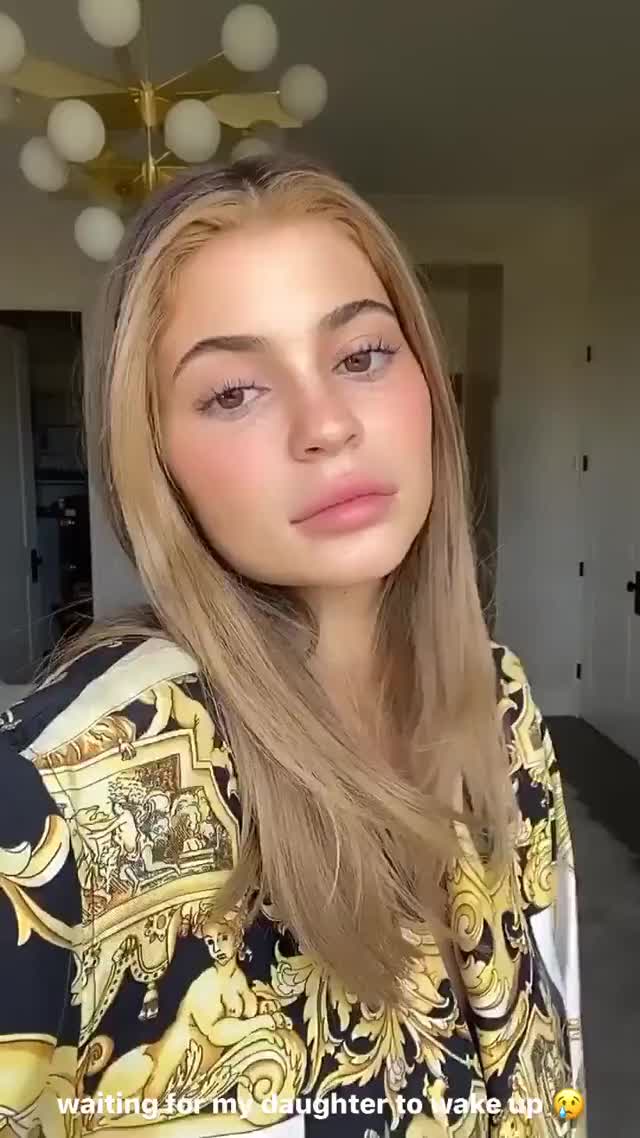 Kylie Jenner - Instagram Story, 04/26/2020