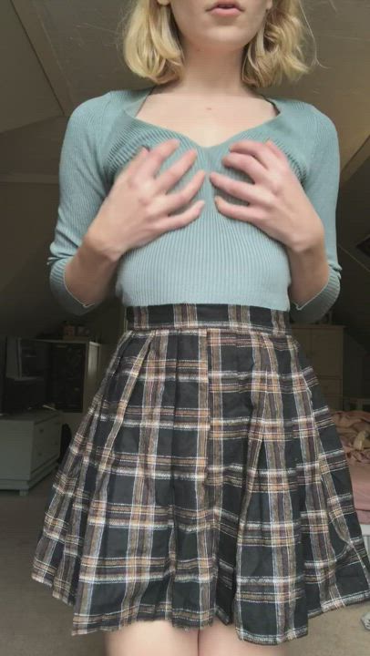 My outfit might look innocent but trust me I know my way around a dick ☺️