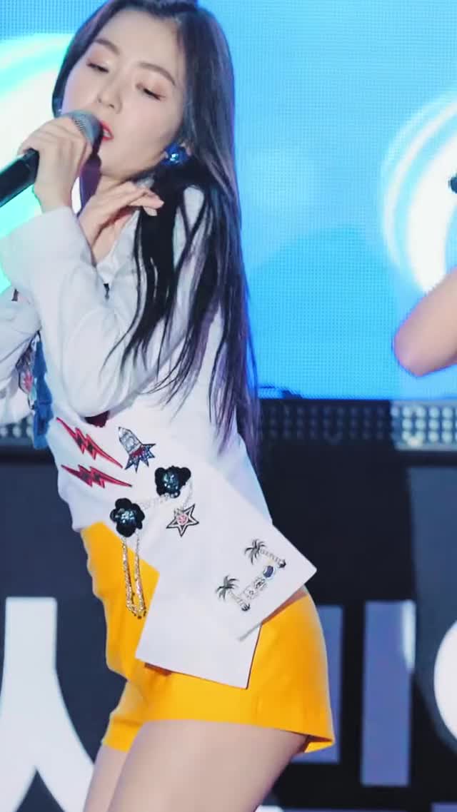IRENE 180928 cheeks