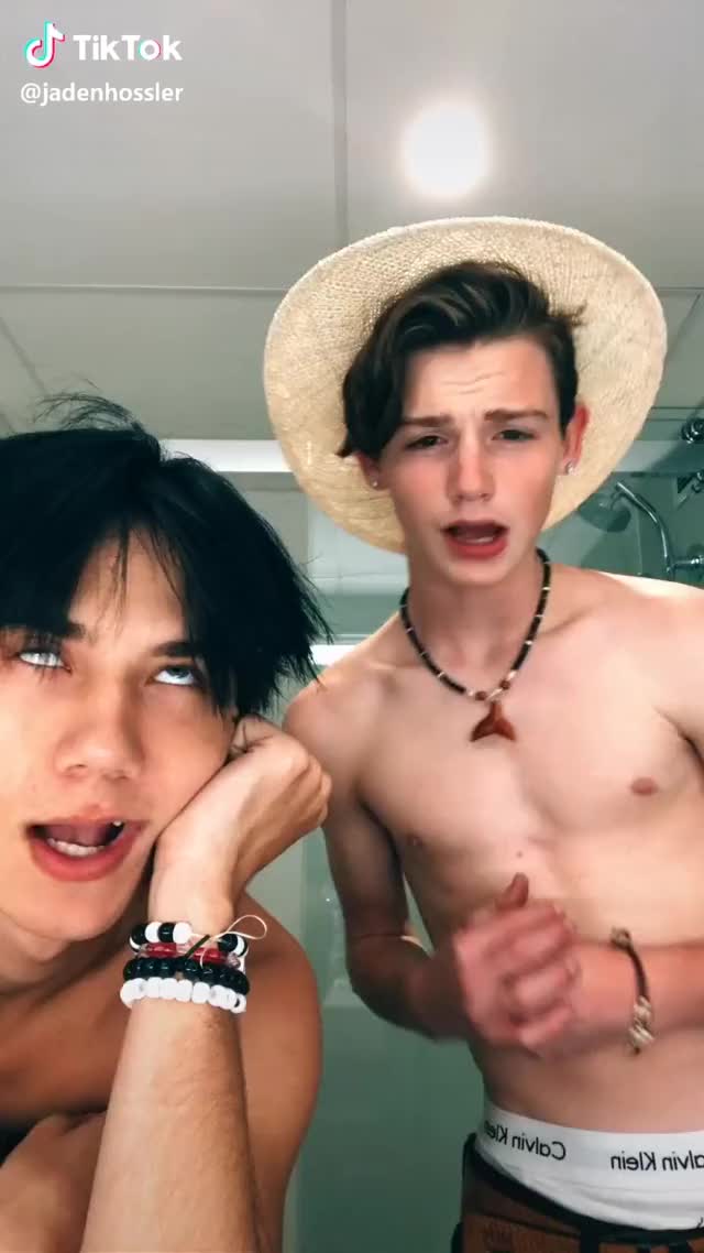 jaden(@jadenhossler) on TikTok: you want black skinny or white skinny #foryou @iitspayton