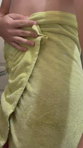 femboy jiggling pawg shaking shower sissy gif