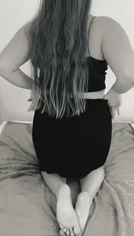Sexting is my passion 😉 Follow me and slide in my.. DMs 😇