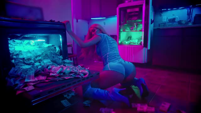 Iggy Azalea - Kream ft. Tyga (Official Music Video)