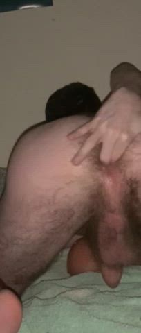 Wish I had something bigger filling my ass 😩
