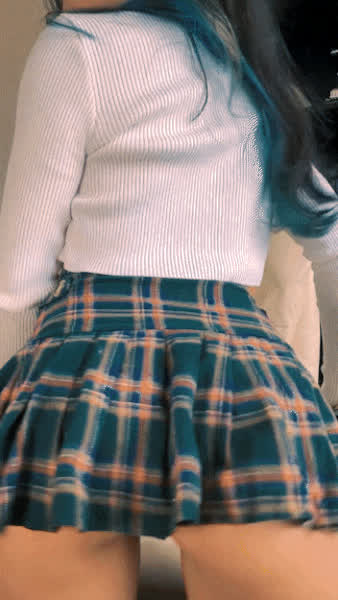 this 18yo college girl ready for a creampie