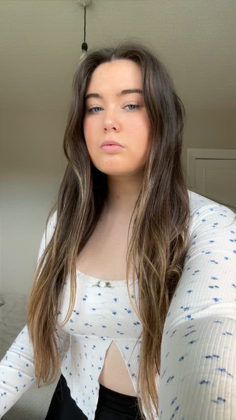 Do i have pretty eyes? 