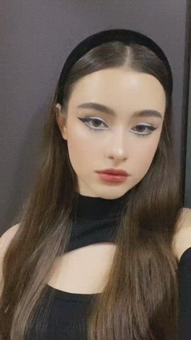 How I want to fuck this whore in my mouth 🤤😋