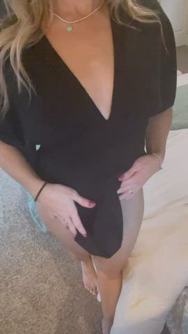 I just turned 35 and am a mom to 4 does my mom bod turn you on?