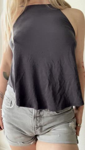 amateur blonde boobs braless milf pokies gif