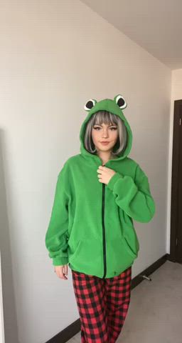 cute t-shirt tits amateur-girls petite gif