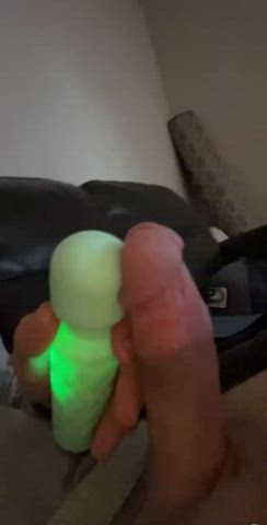 Throbbing out a big juicy nut