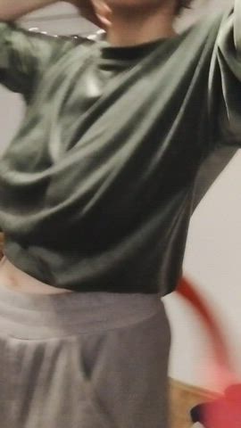 amateur boobs brunette curvy tits topless gif