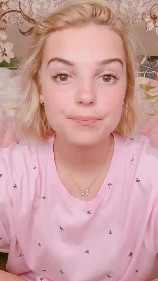 Long pink tongue