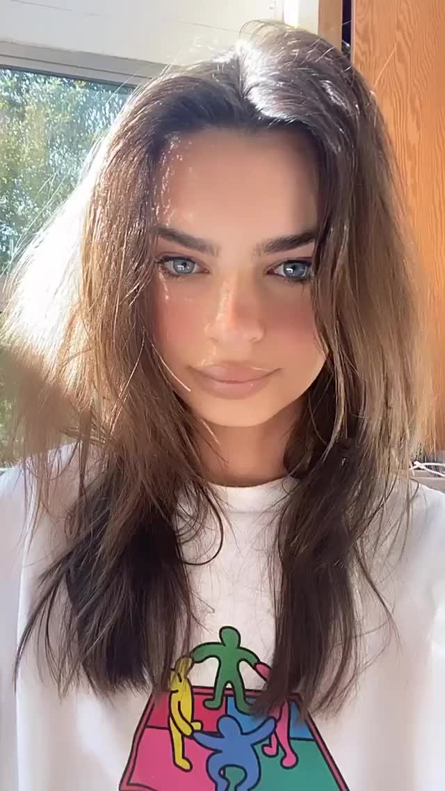 Emily Ratajkowski