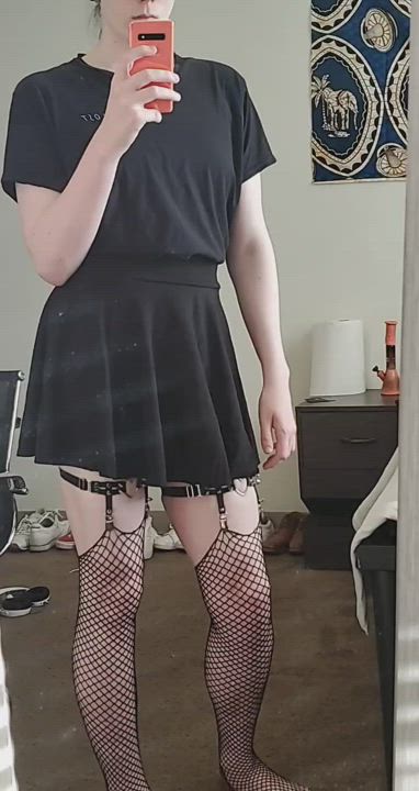 Wanna see whats under my skirt? ??