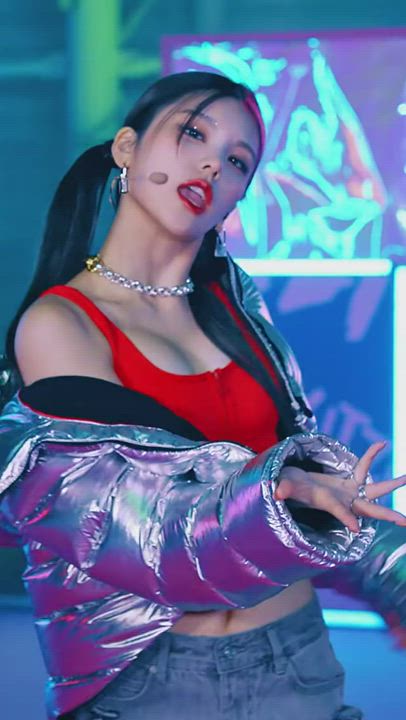 Belly Button Dancing Korean gif