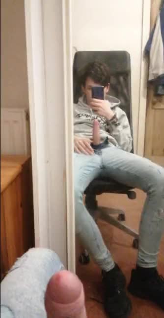 yes ik tight jeans (but your arse wont be???)