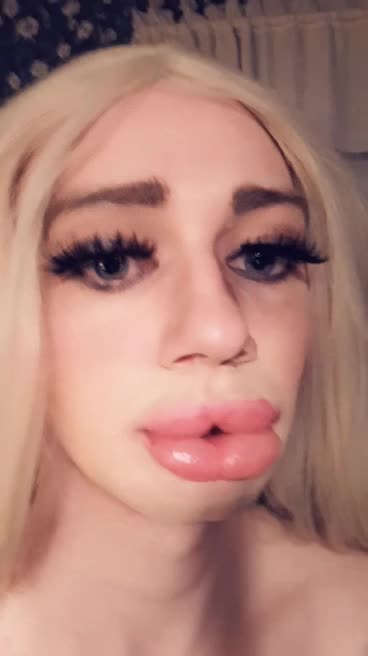 bimbo sucking